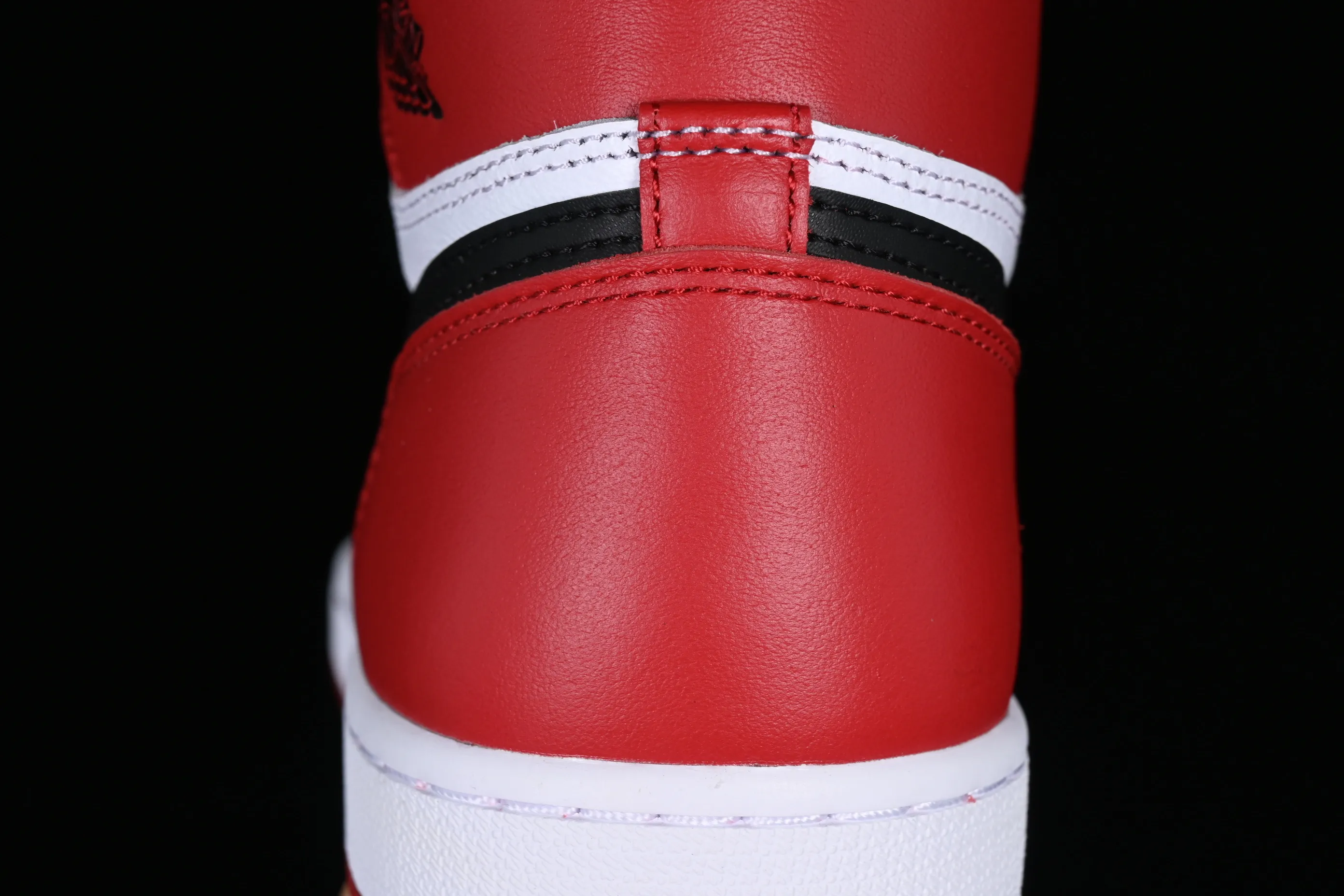 All categories Air Jordan Jordan series basketball shoes Air Jordan 1 High LJR version Air Jordan 1 OG "Chicago" AJ1 Joe 1 Chicago Bulls original color basketball shoes 555088-101